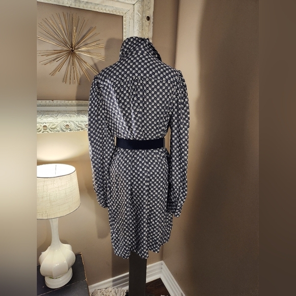 Vineyard Vines 55% Silk Dress Size Small BELT NOT INCLUDED - Picture 5 of 15